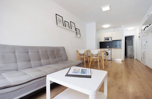 Morro Jable Apartment | Cozy Playa Morro Jable 2a: Beachfront Apartment with Wi-Fi