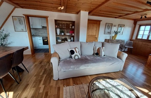 Loffingen Apartment | Family Retreat: Spacious 2-Bedroom Apartment with Breakfast