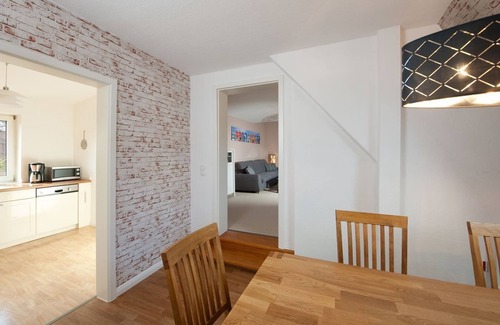 Glueckstadt Apartment | Historic Apartment "Glück in der Stadt" with Pool & Kitchen
