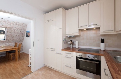 Glueckstadt Apartment | Historic Apartment "Glück in der Stadt" with Pool & Kitchen