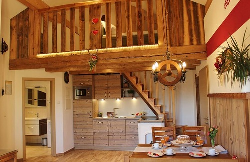 Brunning Apartment | Guest Rated: Hüttenzauber Apartment with Pool & Spa