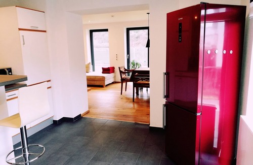 Loef Apartment | Vacation apartment HAUS KORJÄSSER, Moselle view and sun terrace
