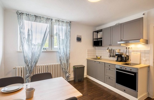 Blumenviertel Apartment | Ideal Family Apartment with Ocean View & WLAN Access