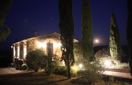 Caldana Apartment | Cozy Tuscan Apartment with Pool & Breakfast Amenities