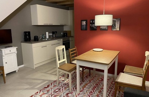 Niederleierndorf Apartment | Inviting Apartment with Open Kitchen and Family-Friendly Amenities