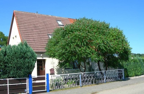 Wesenberg Apartment | Guest Rated 9.6: Oceanfront Apartment in Strasen