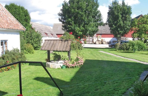 Nar Apartment | Cozy Vacation Apartment in Lau with Lake Views & Spa