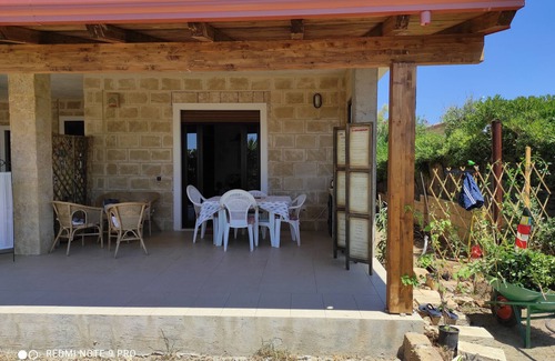 Isola di Capo Rizzuto House | Cozy Villa Getaway by the Sea and Lighthouse
