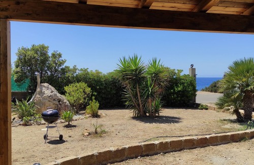 Isola di Capo Rizzuto House | Cozy Villa Getaway by the Sea and Lighthouse