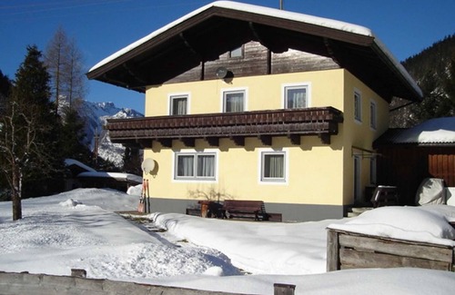 Sankt Martin bei Lofer Apartment | Top-Rated Vacation Apartment Jirkal with Family-Friendly Amenities