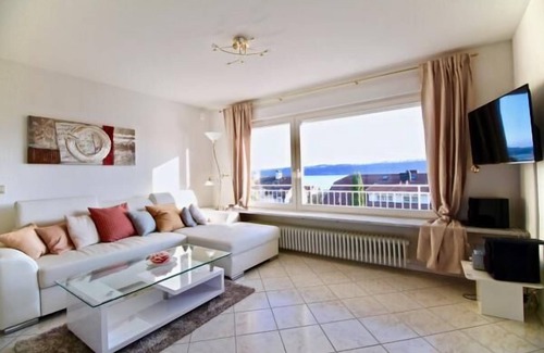 Sipplingen Apartment | Serene Lakeview Apartment with Pool in Sipplingen