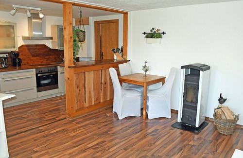 Thesenvitz Apartment | Cozy Mohnblume Apartment with Fireplace & Ocean View