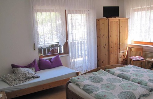 Loef Apartment | Cozy Vacation Apartment Moselblick with Panoramic Views