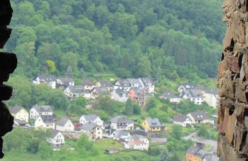 Loef Apartment | Cozy Vacation Apartment Moselblick with Panoramic Views