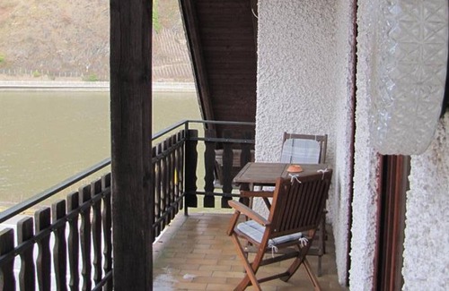 Loef Apartment | Cozy Vacation Apartment Moselblick with Panoramic Views