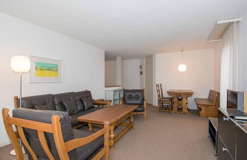 Adelboden Apartment | Ideal 3 Bedroom Apartment with Balcony & Mountain Views