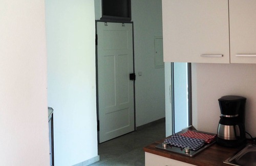 Hayingen Apartment | Cozy Vacation Apartment Nonne with Free Breakfast for Families