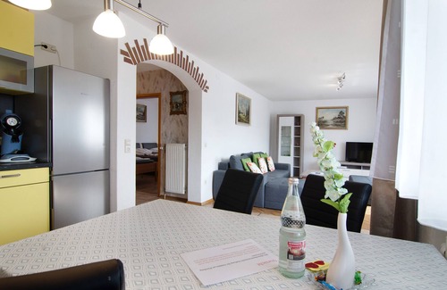Ueberlingen Apartment | Relax at Vacation Apartment "Red Poppy" with Ocean Views