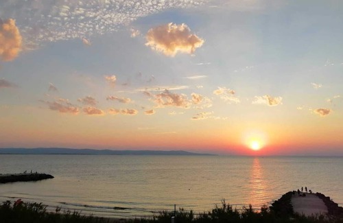 Old Town Apartment | Beachfront Vacation Apartment with Pool and Spa Amenities