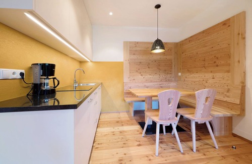 Feldthurns Apartment | Idyllic Retreat at "Teutenhofer Apfel" with Stunning Views
