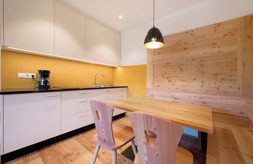 Feldthurns Apartment | Idyllic Retreat at "Teutenhofer Apfel" with Stunning Views