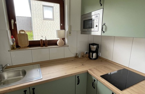 Borkum Apartment | Nature Retreat: Cozy Apartment by Greune Stee with Ocean View