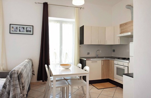 Varazze Apartment | Seaside Retreat: Family-Friendly Apartment with Ocean Views