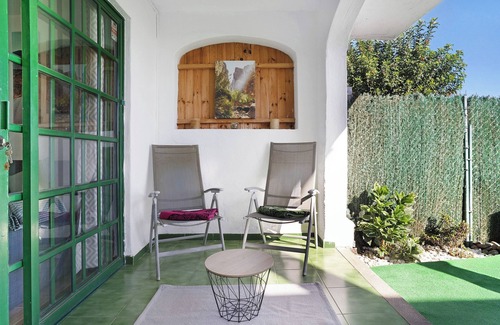 Sonnenland Apartment | Scenic Vista A Y D Apartment with Pool and Mountain View