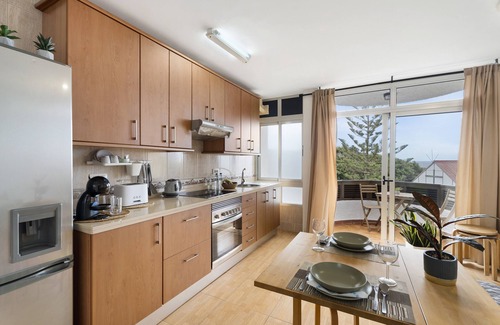 Bajamar Apartment | Cozy Vacation Apartment 'Vivir Bajamar' with Sea View & Wi-Fi