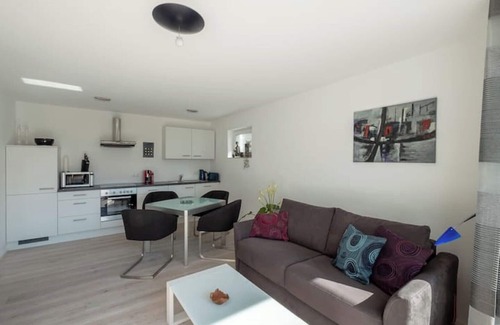 Ueberlingen Apartment | Beachfront Vacation Apartment "Wellenreiter" - Guest Rated 10/10