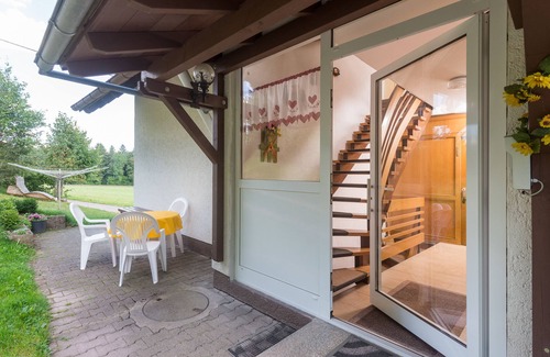 Schramberg Apartment | Cozy Apartment Waldblick with Kitchen & Breakfast Included