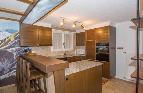 Adelboden Apartment | Bright 3 Bedroom Apartment with Sunny Terrace for Families