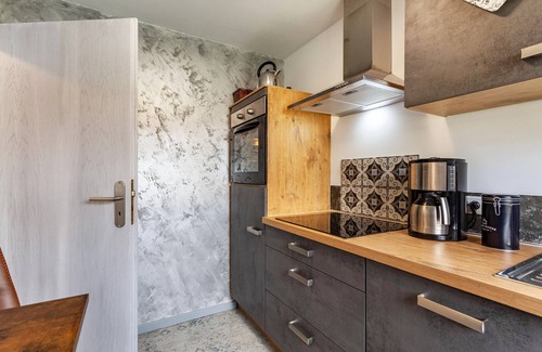 Hoppecke Apartment | Cozy Vacation Apartment "Wilde Schanze" with Garden & Wifi