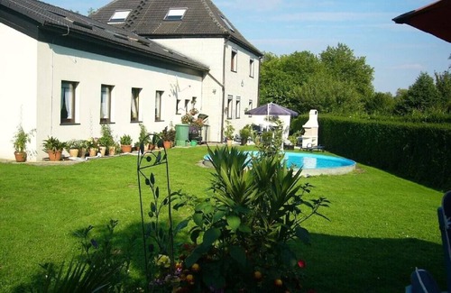 Hildesheim District Apartment | Cozy Bockenem Vacation Apartment with Pool & Breakfast