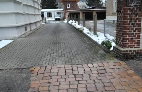 Zwickau Apartment | Vacation apartment with 2 bedrooms near the August Horch Museum