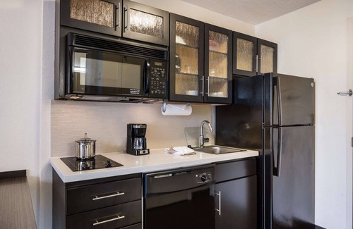 Huntsville Hotel | Family-Friendly Getaway: 4 Units, Pets Welcome!