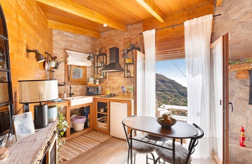 Las Lagunetas Apartment | Vacation 'Ático Fuente Hervera' with Mountain View, Wi-Fi and Air Conditioning