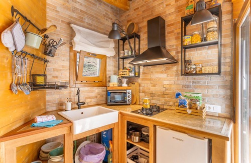Las Lagunetas Apartment | Vacation 'Ático Fuente Hervera' with Mountain View, Wi-Fi and Air Conditioning