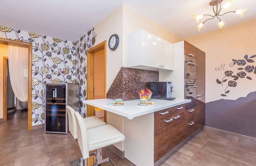 Sveti Vid Dobrinjski Villa | Guest Rated 10/10: Villa Carlo Vacation Cottage