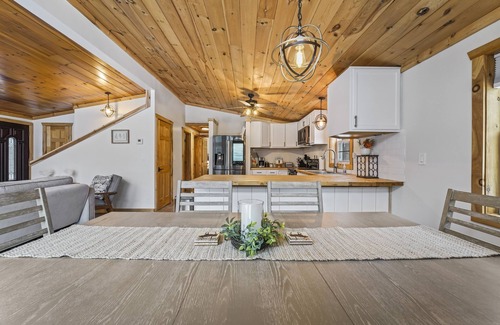 Lake Luzerne House | Cozy Cabin Getaway Steps from Lake George