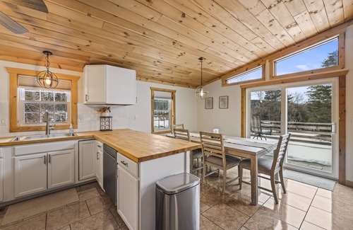 Lake Luzerne House | Cozy Cabin Getaway Steps from Lake George