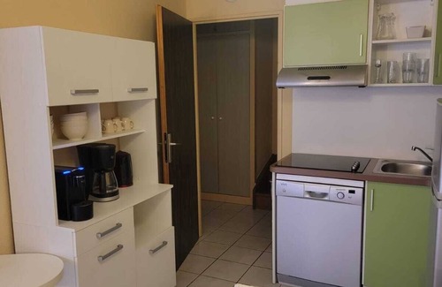 Saint-Cyprien Plage Cabin | Vacation cottage air conditioning swimming pool parking on Saint-Cyprien beach