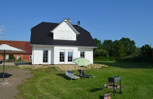 Muritz Apartment | Charming Vacation Cottage Mück: Family-Friendly Retreat
