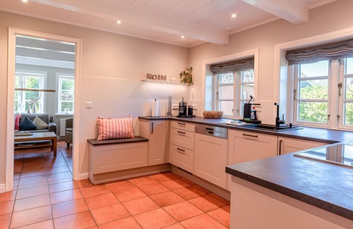 Suderende House | Pet-Friendly Ocean View Cottage in Olersem, Germany