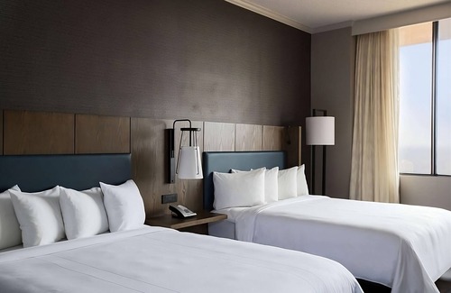 Nashville Resort | Discover Nashville: Perfect Getaway Near GEODIS Park