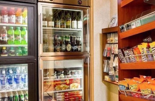 Barracks Road House | Getaway Awaits: Pet-Friendly Hotel Near David Harrison Park