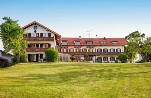 Breitbrunn a. Chiemsee Apartment | Vacation apartment Hedi, 55 sqm for 2-4 persons in the attic