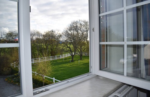 Grossenbrode Apartment | Cozy Vacation Apartment for 4 with Oceanfront Views