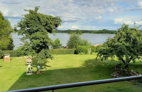 Zarrentin am Schaalsee Apartment | Top-Rated Vacation Apartment with Ocean View at Küstertwiete