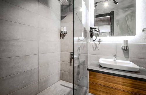 Hacımemis House | Beachside Getaway: Vacation Flat w Pool Near Alacati